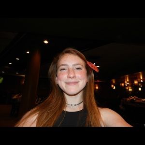 Meet your Posher, Lauren